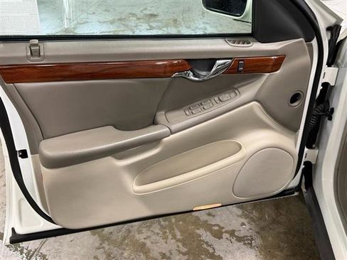 Used 2005 Cadillac De Ville Premium FWD image 9