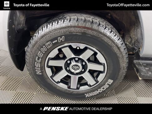 Used 2020 Toyota 4Runner TRD Off-Road image 11