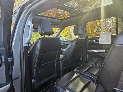 Certified 2022 Ford Explorer XLT w/ Equipment Group 202A image 10