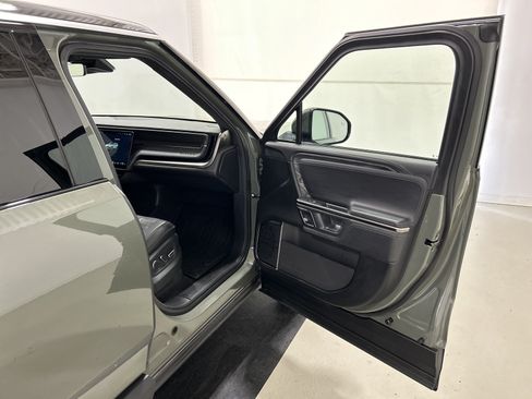 Used 2022 Rivian R1S Launch Edition Quad AWD/4WD image 18