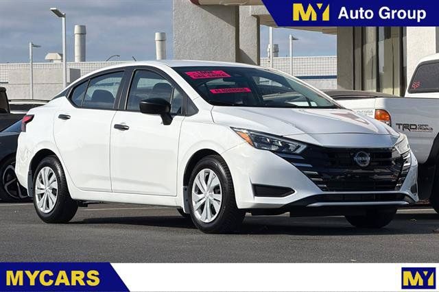 Used 2025 Nissan Versa S w/ Trunk Package FWD image 1