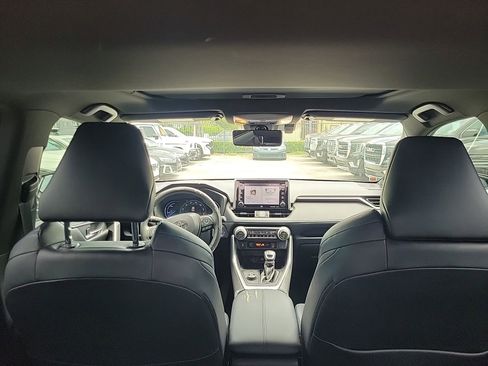 Used 2019 Toyota RAV4 XSE w/ XSE Weather Package AWD/4WD image 15
