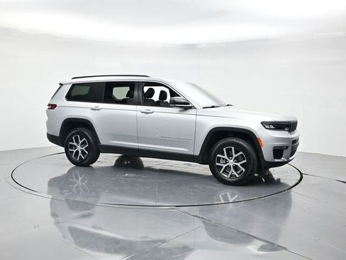 Used 2025 Jeep Grand Cherokee L Limited AWD/4WD image 3