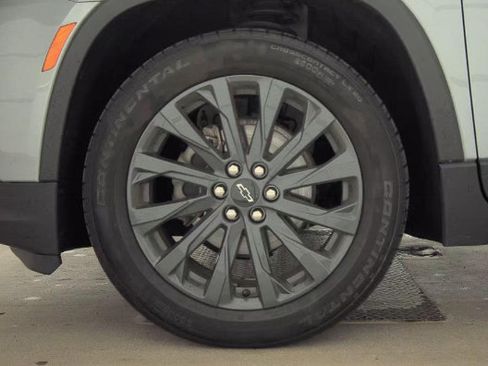 Used 2023 Chevrolet Traverse RS AWD/4WD image 17