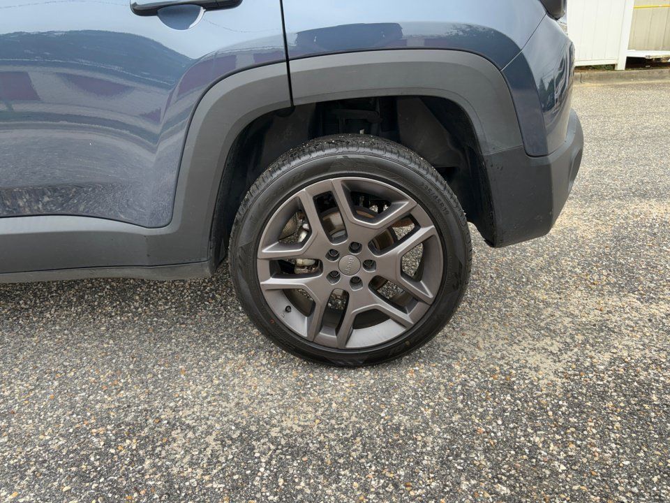 Used 2021 Jeep Renegade Latitude w/ Sun & Sound Group AWD/4WD image 22