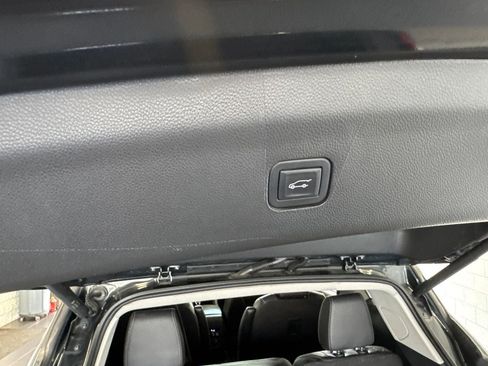 Used 2021 Buick Enclave Avenir w/ Avenir Technology Package AWD/4WD image 13
