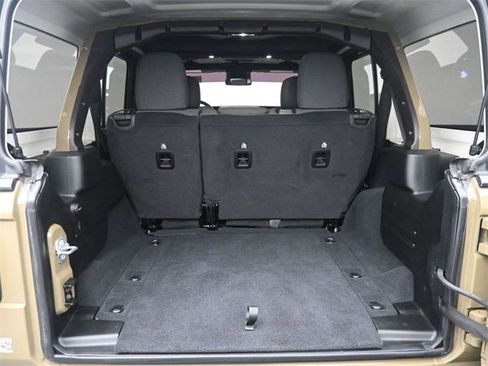 Used 2025 Jeep Wrangler Willys image 31