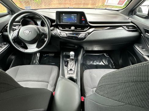 Used 2018 Toyota C-HR XLE FWD image 15