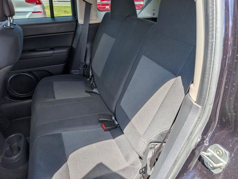 Used 2011 Jeep Patriot Latitude FWD image 25