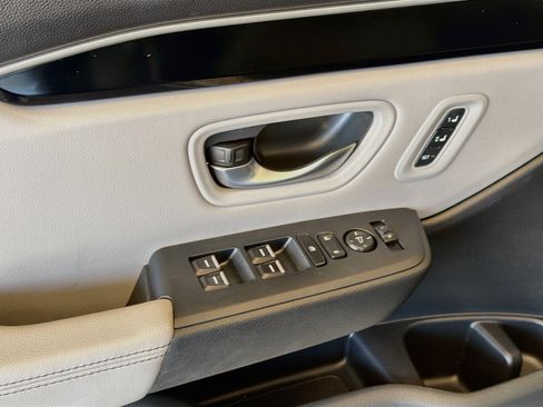 Certified 2025 Honda Pilot EX-L image 16