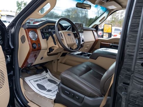 Used 2016 Ford F250 King Ranch w/ King Ranch w/Chrome Package image 33