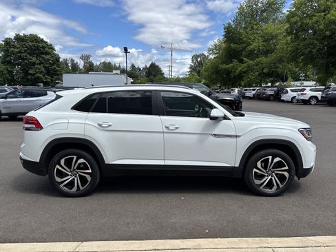 Used 2020 Volkswagen Atlas Cross Sport SE AWD/4WD image 5