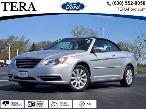 Used 2011 Chrysler 200 Touring FWD image 1