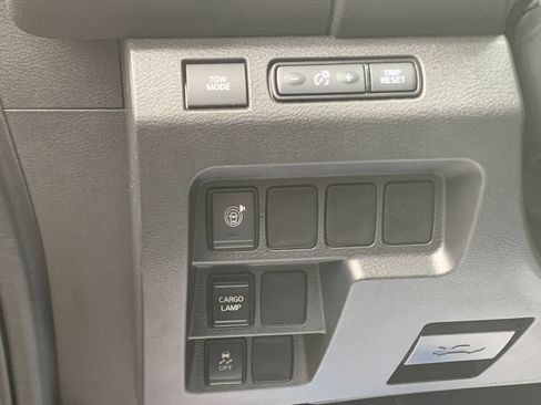 Used 2025 Nissan Frontier Pro-X RWD image 32