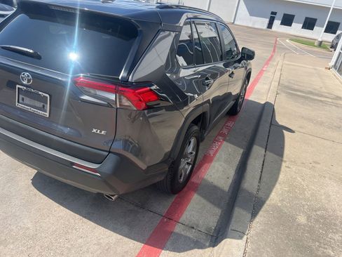 Used 2024 Toyota RAV4 XLE w/ Convenience Package FWD image 12