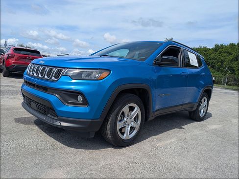 Used 2024 Jeep Compass Latitude AWD/4WD image 8