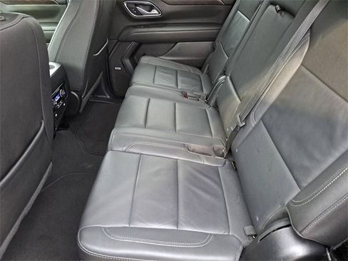 Used 2024 Chevrolet Suburban LT image 24