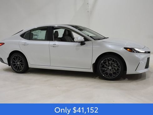 New 2026 Toyota Camry XLE image 3