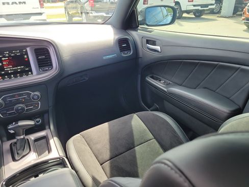 Used 2023 Dodge Charger R/T w/ Plus Group RWD image 17