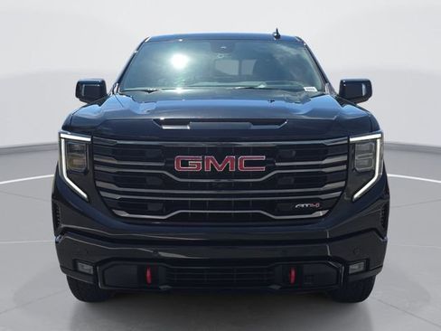 Used 2025 GMC Sierra 1500 AT4 w/ AT4 Premium Package AWD/4WD image 8