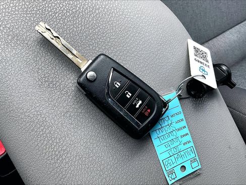 Used 2021 Toyota Camry LE image 15