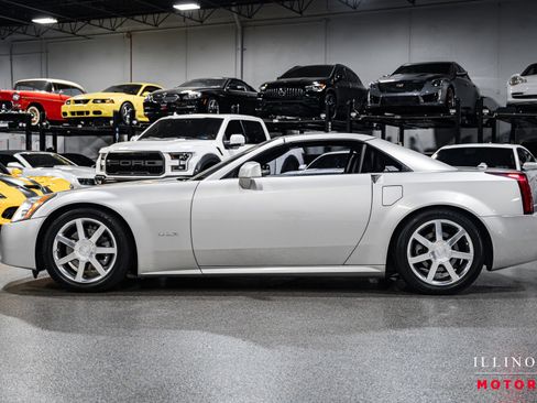 Used 2004 Cadillac XLR image 38