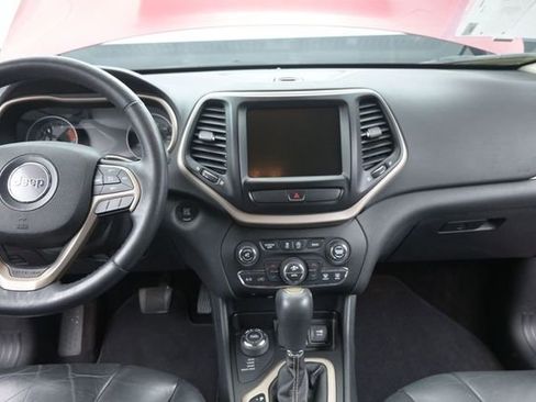 Used 2016 Jeep Cherokee Limited AWD/4WD image 23