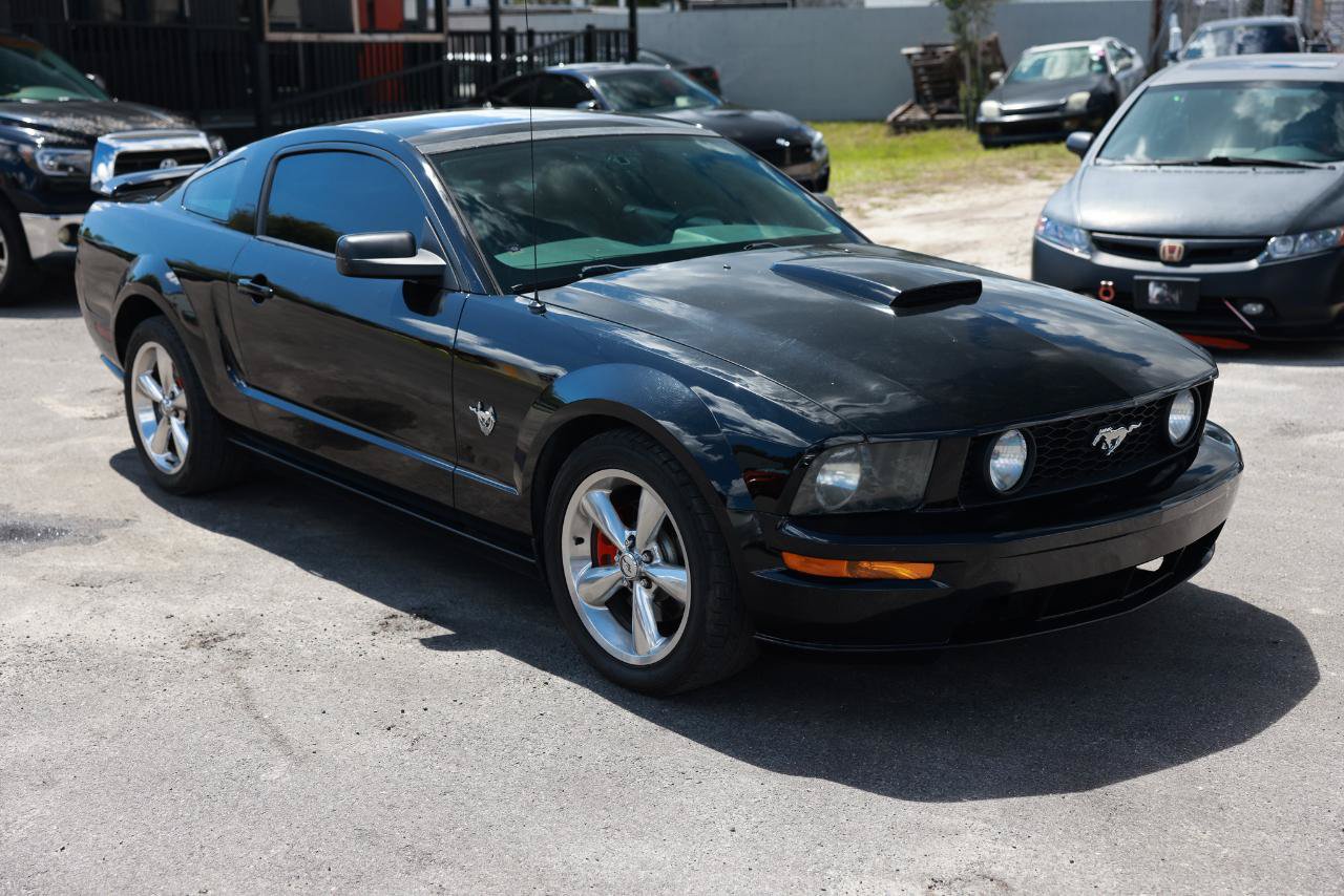 Used 2009 Ford Mustang Convertible RWD image 15