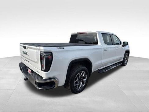 Used 2023 GMC Sierra 1500 SLT AWD/4WD image 4