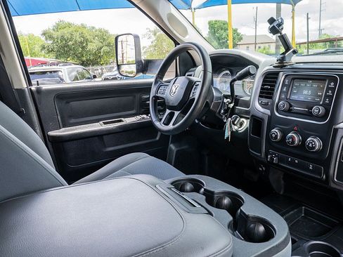 Used 2016 RAM 2500 Tradesman w/ Chrome Appearance Group AWD/4WD image 19