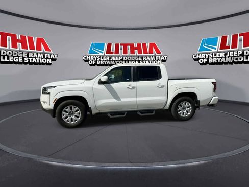 Used 2022 Nissan Frontier SV RWD image 4