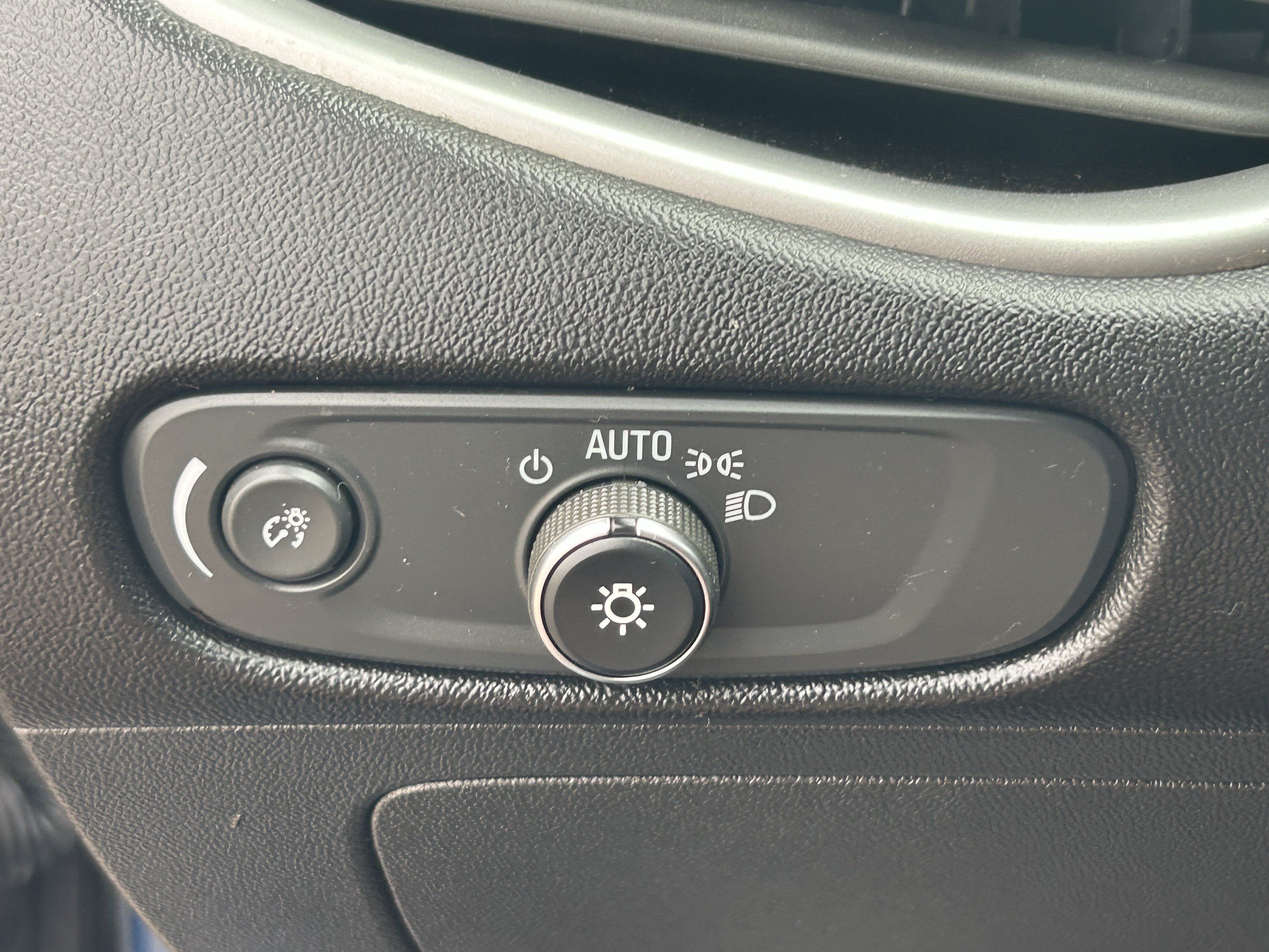 Used 2024 Chevrolet Malibu LT FWD image 31