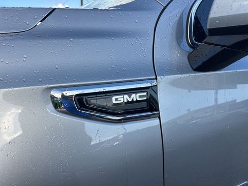 Used 2024 GMC Yukon XL SLT image 20