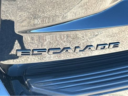 Certified 2024 Cadillac Escalade Sport Platinum w/ LPO, ONYX Package AWD/4WD image 17