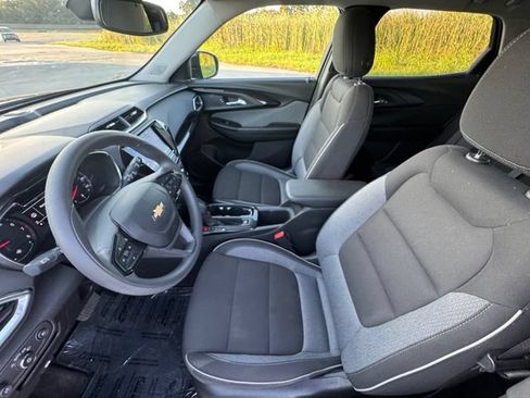 Used 2022 Chevrolet TrailBlazer LT w/ Convenience Package FWD image 28