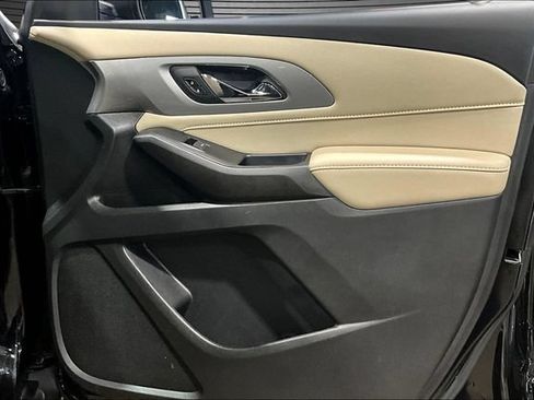 Used 2022 Chevrolet Traverse LS AWD/4WD image 27