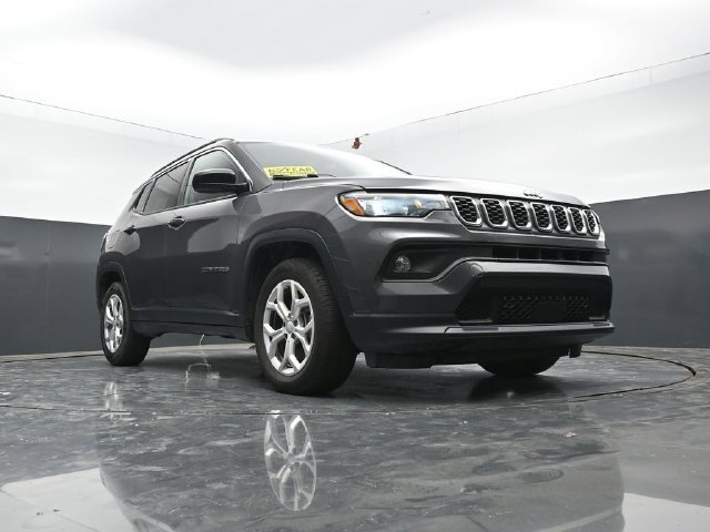 Used 2024 Jeep Compass Latitude AWD/4WD image 38