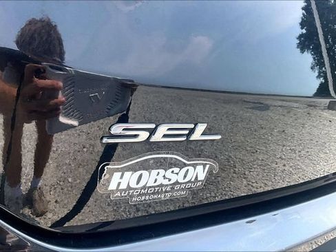 Used 2024 Ford Edge SEL AWD/4WD image 12