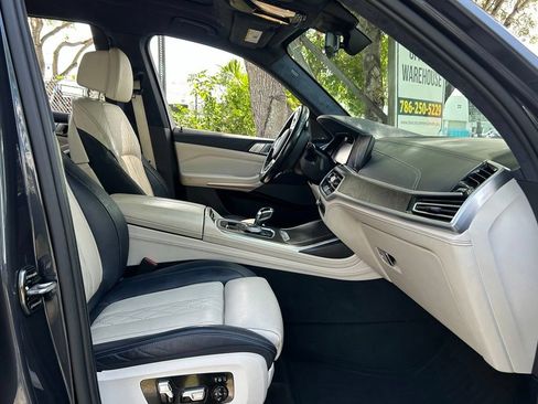Used 2021 BMW X7 M50i AWD/4WD image 46