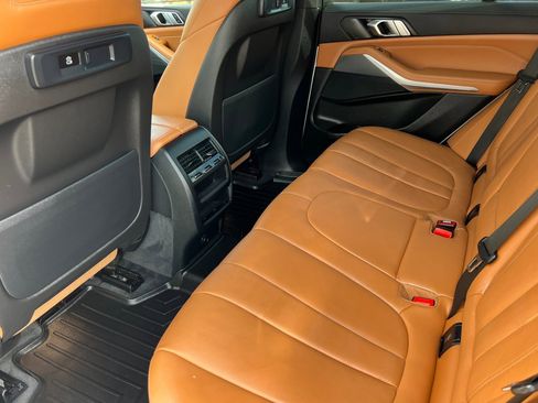 Used 2022 BMW X5 xDrive40i w/ Parking Assistance Package image 13