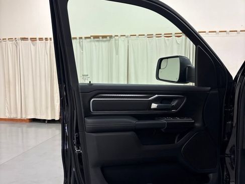 New 2026 RAM 1500 4x4 Crew Cab image 15