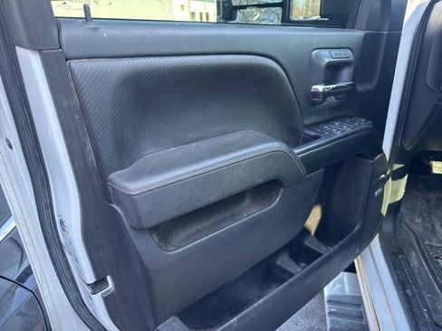 Used 2015 GMC Sierra 2500 SLT w/ Duramax Plus Package image 9