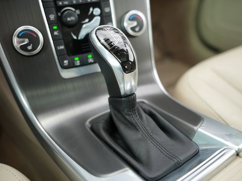 Used 2015 Volvo S60 T5 Platinum image 26