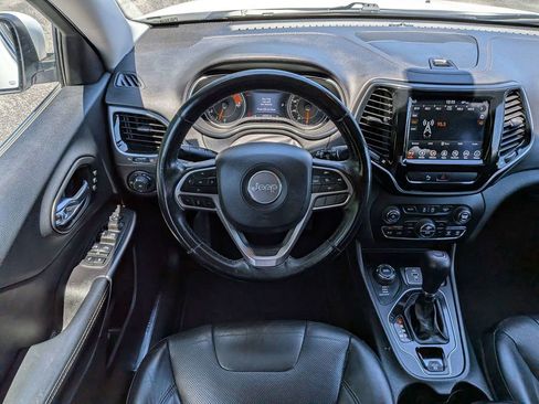 Used 2019 Jeep Cherokee Limited AWD/4WD image 18