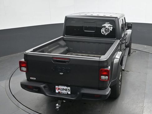 Used 2025 Jeep Gladiator Sport AWD/4WD image 27