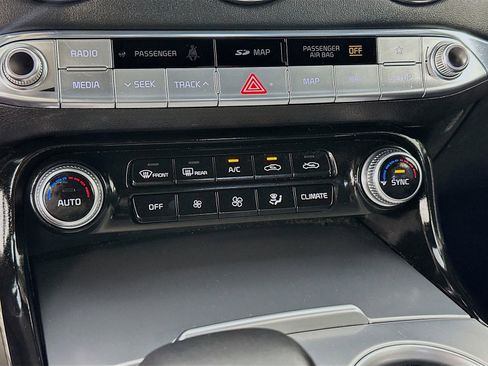 Used 2020 Kia Stinger GT2 AWD/4WD image 16