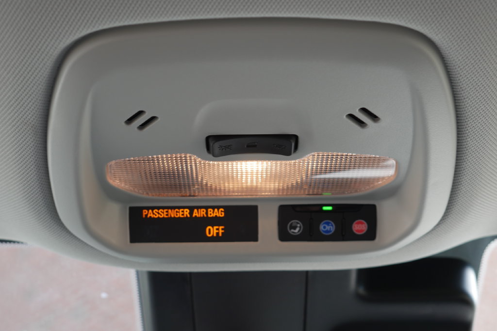 Used 2025 Chevrolet Trax LT w/ Driver Confidence Package FWD image 16