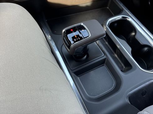 New 2026 GMC Sierra 1500 SLT w/ SLT Convenience Package image 18