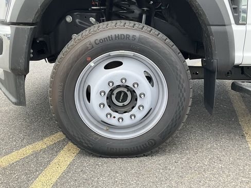 New 2024 Ford F550 4x4 Regular Cab Super Duty image 34