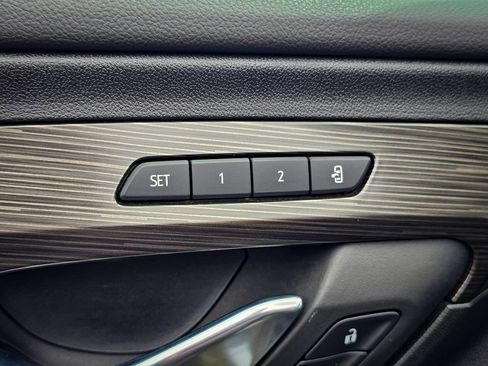 Used 2023 GMC Terrain SLT w/ Tech Package AWD/4WD image 11